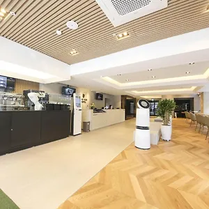 haeundae-thevan.busan-hotelsweb.com/