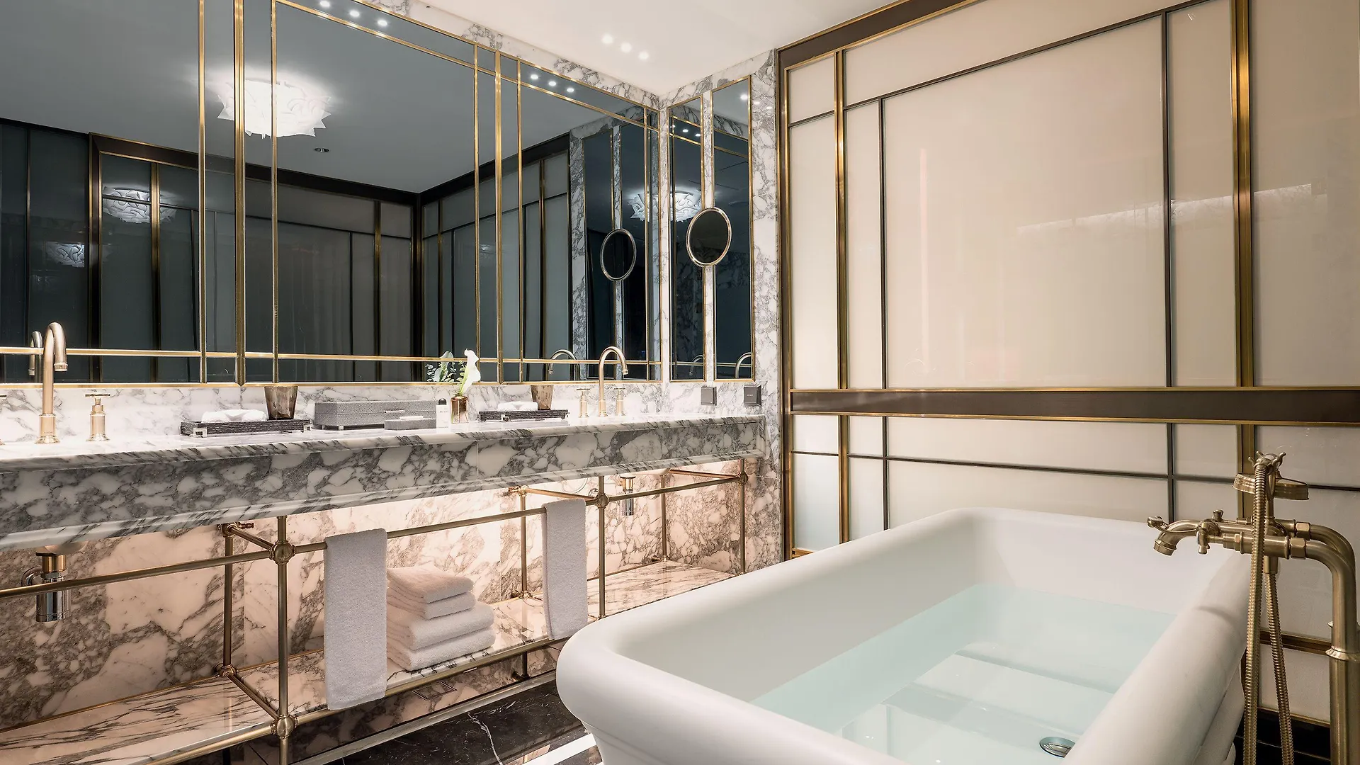 Art Paradiso, Paradise City Incheon 4*,  South Korea